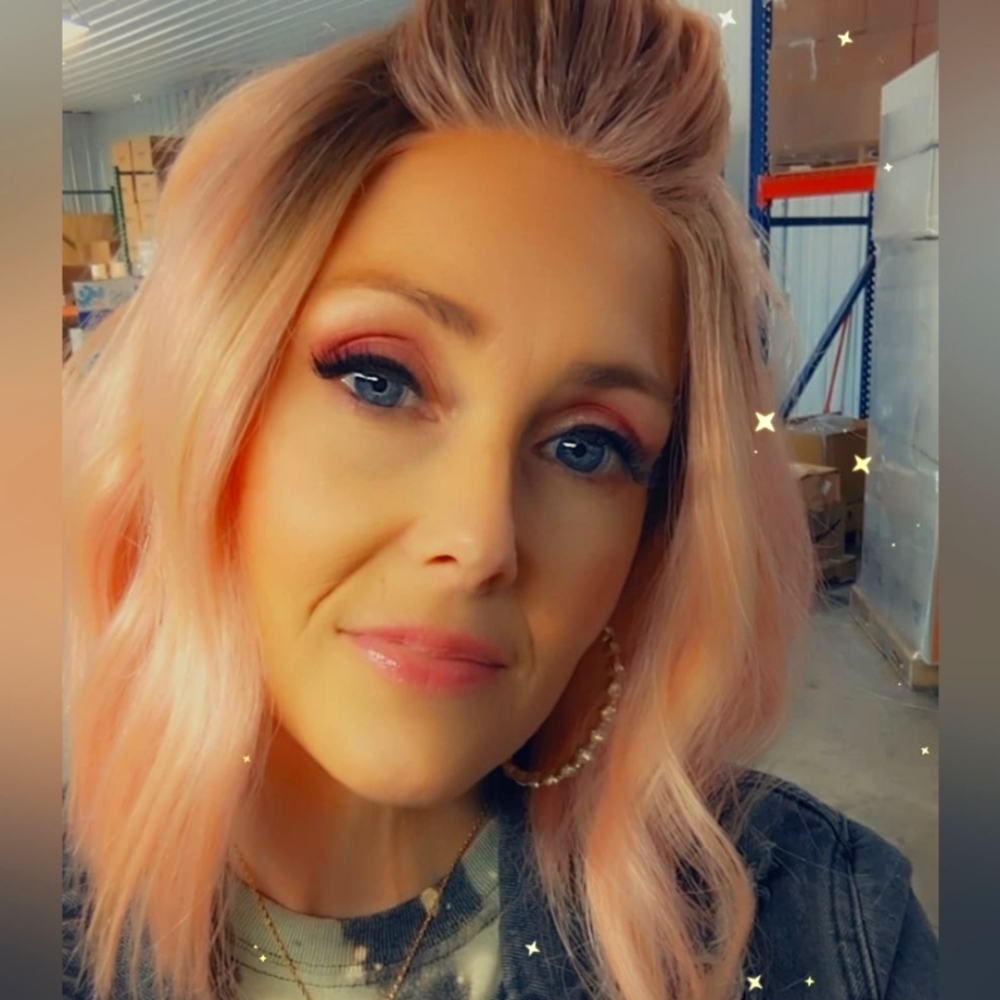 Meet your Posher, Carrie